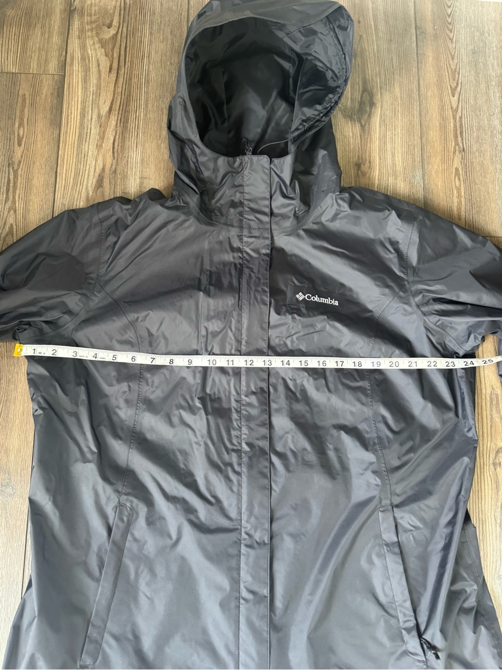 Columbia Women's Black Hooded omni tech Waterproof breathable Jacket - Picture 5 of 10